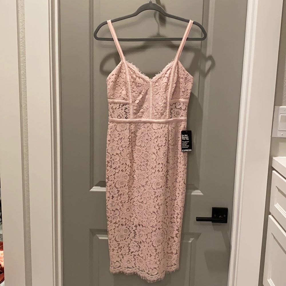 NWT, pink blush Express lace MIDI dress. Size 4.